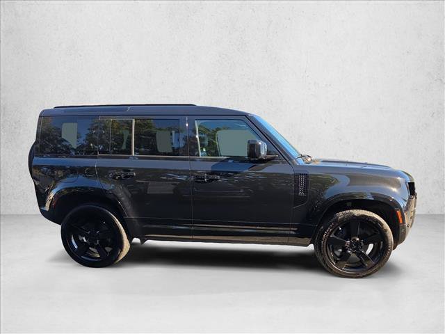 Used 2026 Land Rover Defender 110 X-Dynamic SE AWD/4WD image 4