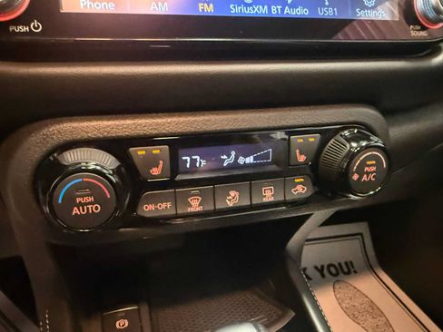 Used 2023 Nissan Kicks SR w/ SR Premium Package FWD image 33