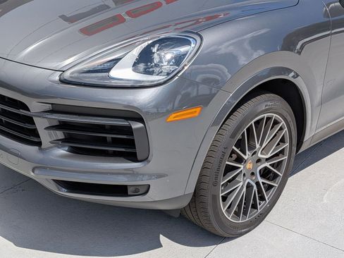 Used 2023 Porsche Cayenne Platinum Edition AWD/4WD image 12
