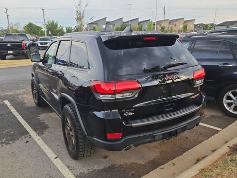 Used 2017 Jeep Grand Cherokee Trailhawk AWD/4WD image 2