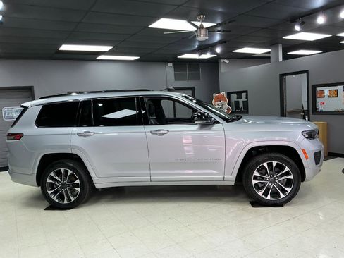 Used 2023 Jeep Grand Cherokee L Overland AWD/4WD image 9
