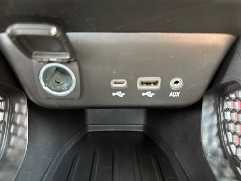 Used 2021 Chevrolet TrailBlazer RS w/ Sun and Liftgate Package AWD/4WD image 35