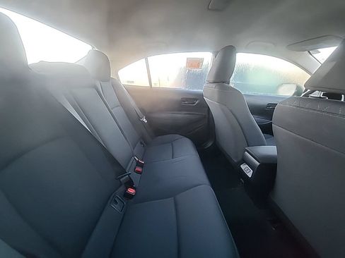 Used 2025 Toyota Corolla LE FWD image 5