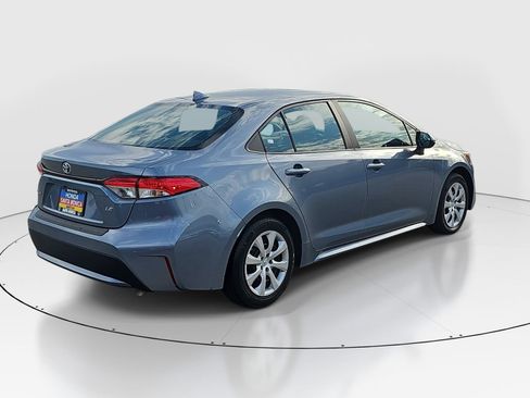 Used 2022 Toyota Corolla LE FWD image 5