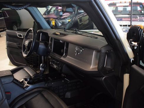 Used 2025 Ford Bronco Outer Banks AWD/4WD image 68