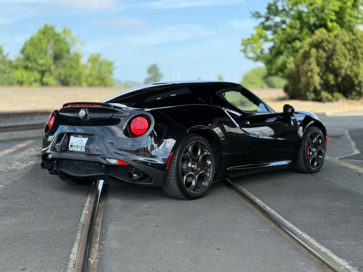 Used 2018 Alfa Romeo 4C Coupe w/ Convenience Group - Coupe RWD image 5