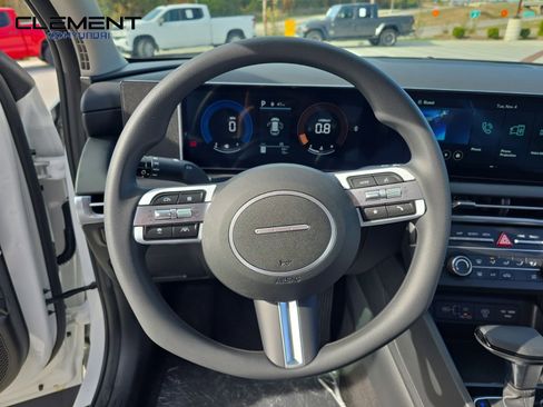 New 2026 Hyundai Tucson SE image 13