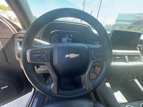 Used 2023 Chevrolet Suburban High Country AWD/4WD image 18