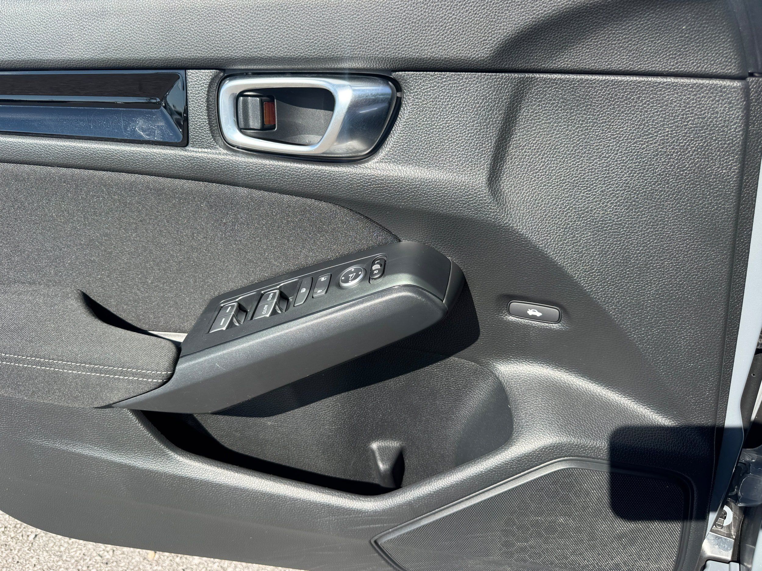 Used 2025 Honda Civic Sport image 17