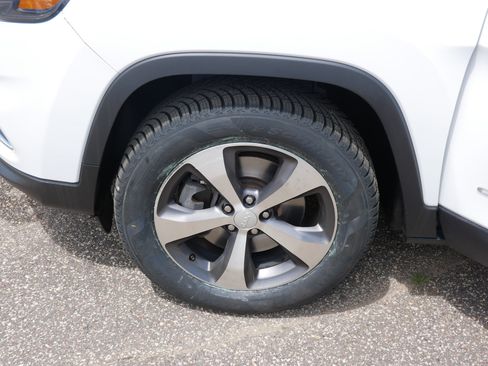Used 2020 Jeep Cherokee Limited w/ Trailer Tow Group AWD/4WD image 15