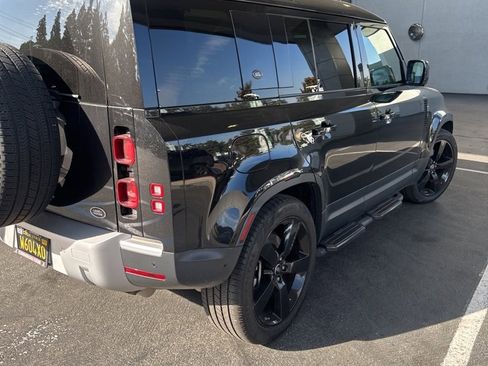 Used 2020 Land Rover Defender 110 HSE image 4