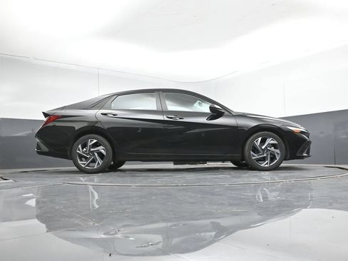Certified 2025 Hyundai Elantra Sport FWD image 44