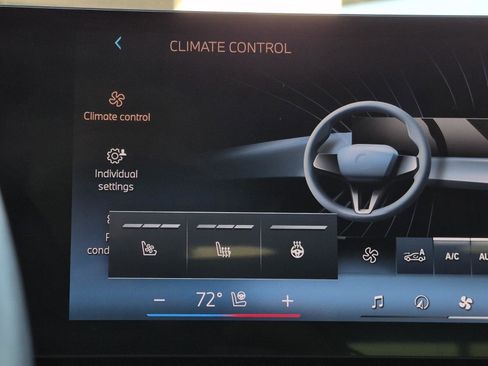 Certified 2024 BMW X7 xDrive40i w/ M Sport Package image 23