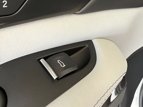 Used 2026 BMW X5 sDrive40i w/ M Sport Package RWD image 18