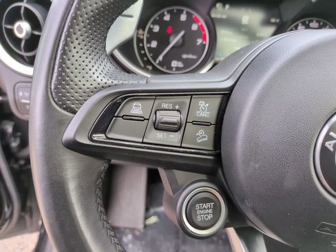 Used 2023 Alfa Romeo Stelvio Veloce image 23