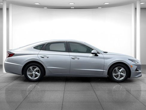 Used 2023 Hyundai Sonata SE FWD image 8