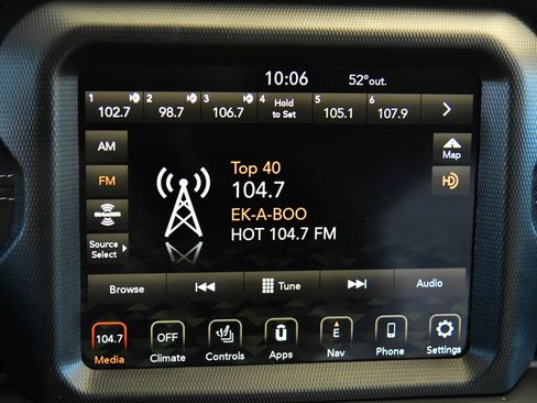 Used 2023 Jeep Wrangler Sahara w/ Cold Weather Group image 26