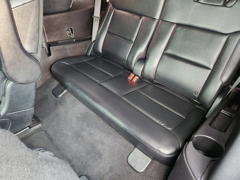 Used 2020 Ford Explorer XLT w/ Equipment Group 202A RWD image 13