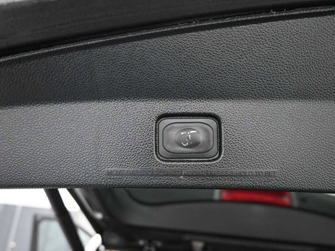 Used 2019 Ford Explorer XLT w/ Equipment Group 202A AWD/4WD image 31