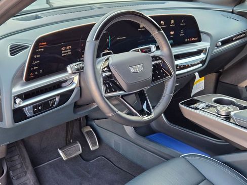 Certified 2025 Cadillac Lyriq Luxury w/ Nappa Leather Package image 10