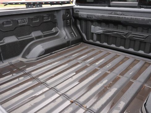 Used 2024 Chevrolet Colorado ZR2 w/ ZR2 Convenience Package III AWD/4WD image 27
