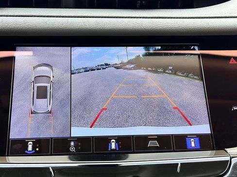 Used 2022 Cadillac XT6 Premium Luxury w/ Technology Package FWD image 46
