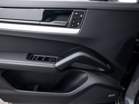Certified 2026 Porsche Cayenne AWD/4WD image 16