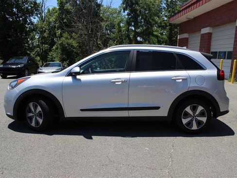 Used 2019 Kia Niro LX FWD image 2