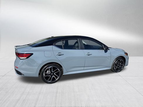 New 2025 Nissan Sentra SR w/ SR Premium Package FWD image 8