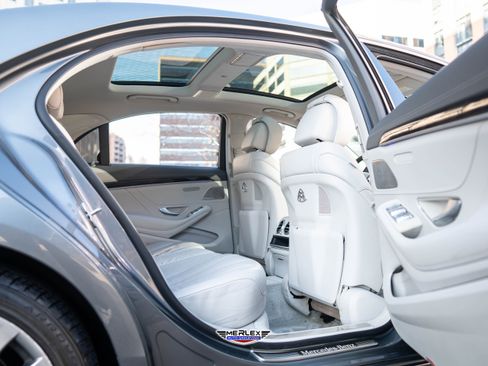 Used 2017 Mercedes-Benz S 550 550 w/ Premium Package image 18