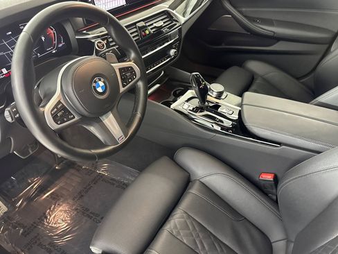 Used 2023 BMW 540i w/ M Sport Package RWD image 4