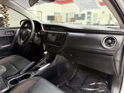Used 2019 Toyota Corolla LE FWD image 18