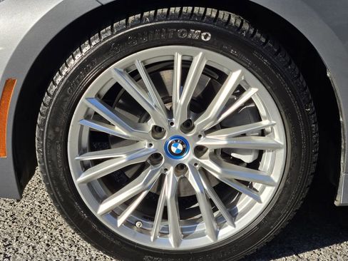 Used 2023 BMW 330e image 13