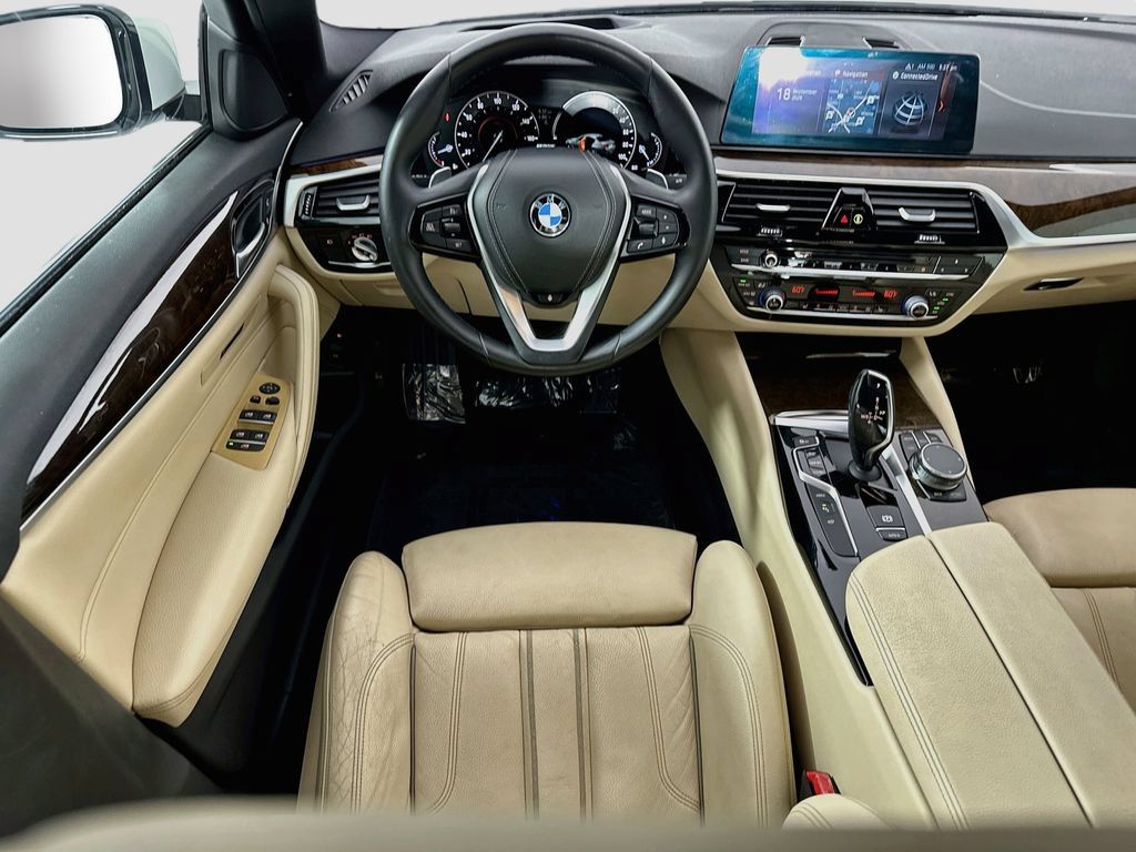 Used 2018 BMW 530e RWD image 24
