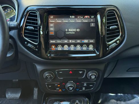 Used 2017 Jeep Compass Limited AWD/4WD image 22