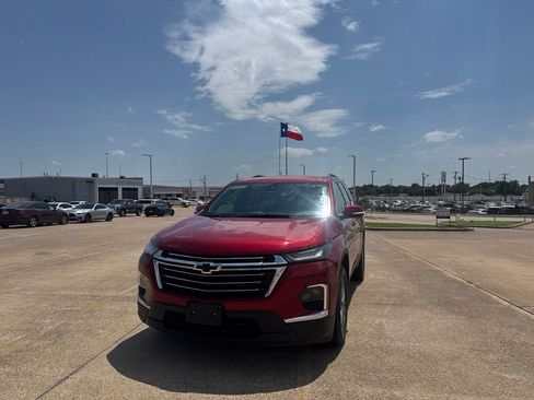 Used 2023 Chevrolet Traverse LT FWD image 6