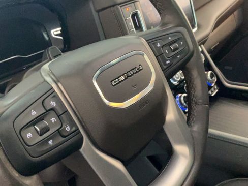 Used 2024 GMC Yukon Denali w/ Advanced Technology Package AWD/4WD image 28