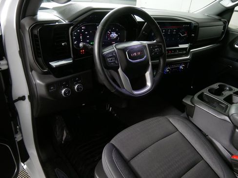 Used 2024 GMC Sierra 1500 Elevation image 10