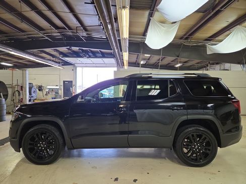 Used 2021 GMC Acadia SLE w/ Elevation Edition image 8