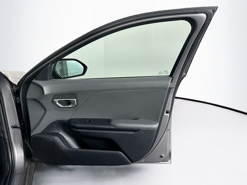 Used 2025 Kia K4 FWD image 32