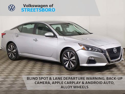 Used 2021 Nissan Altima 2.5 SV FWD image 1