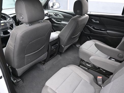 Used 2023 Chevrolet Traverse LT image 35