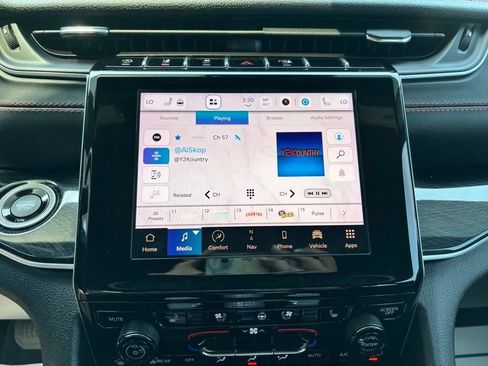 Used 2022 Jeep Grand Cherokee Trailhawk w/ Luxury Tech Group III AWD/4WD image 18