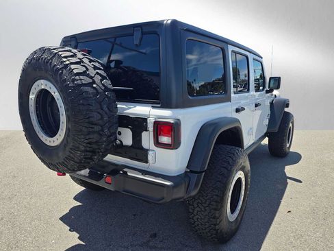 Used 2021 Jeep Wrangler Unlimited Rubicon w/ Cold Weather Group AWD/4WD image 5