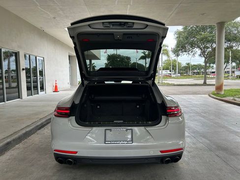 Used 2018 Porsche Panamera 4 AWD/4WD image 34