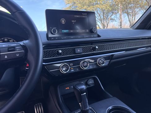 Used 2023 Honda Civic Sport image 28