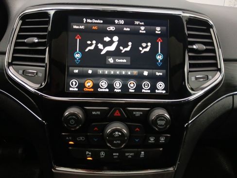 Used 2021 Jeep Grand Cherokee Limited w/ Sun & Sound Group RWD image 4