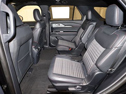 New 2026 Ford Explorer ST-Line w/ ST-Line Street Pack AWD/4WD image 14