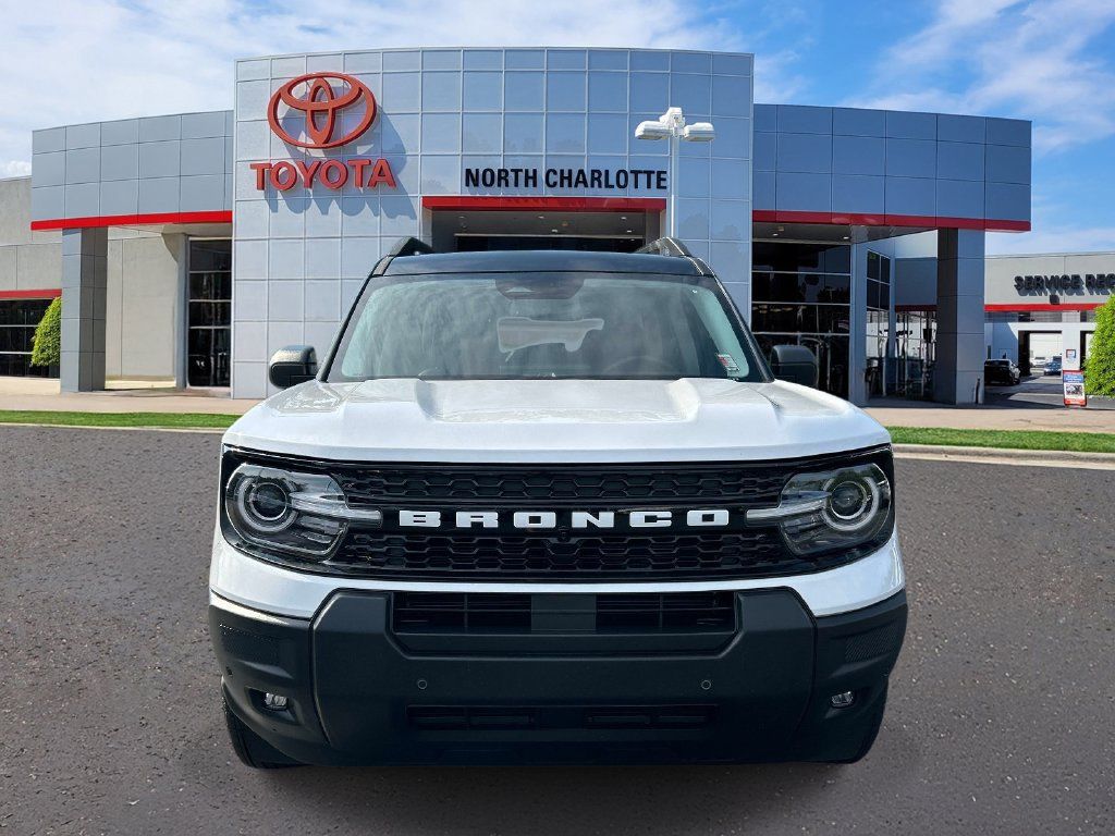 Used 2025 Ford Bronco Sport Outer Banks w/ Outer Banks Tech Package+ AWD/4WD image 3