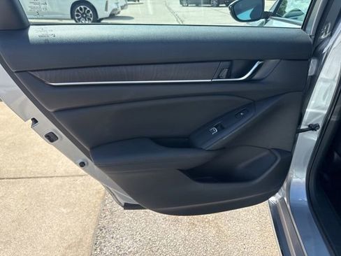 Used 2019 Honda Accord Touring image 14